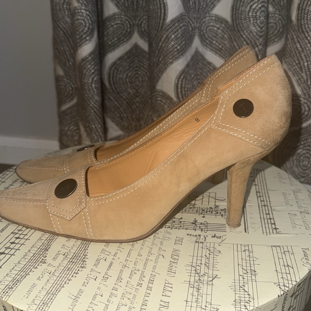 Tod’s Tan Suede Pumps SZ 8